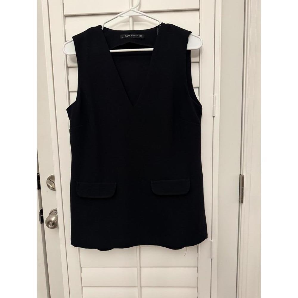 Zara sleeveless v-neck tunic top with faux flap pockets‎ Size medium